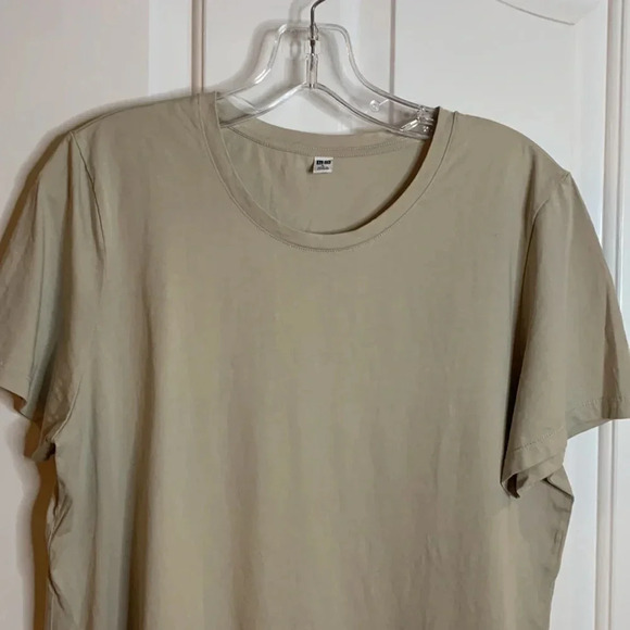 NWOT womens UNIQLO light beige cotton tshirt size large - Picture 2 of 7